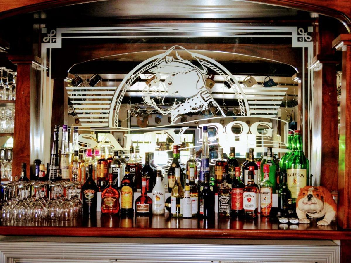 Salty Dog Inn Snells Beach Exterior photo