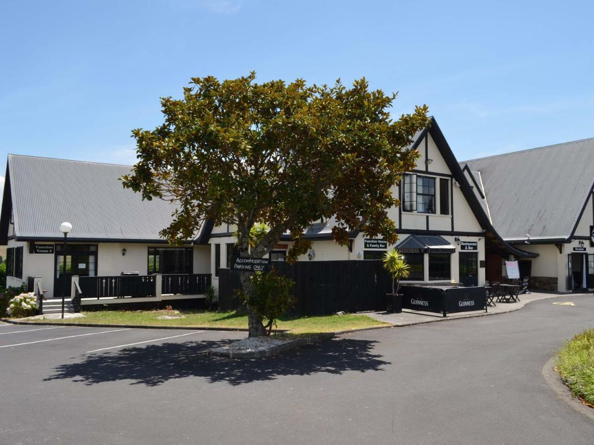 Salty Dog Inn Snells Beach Exterior photo
